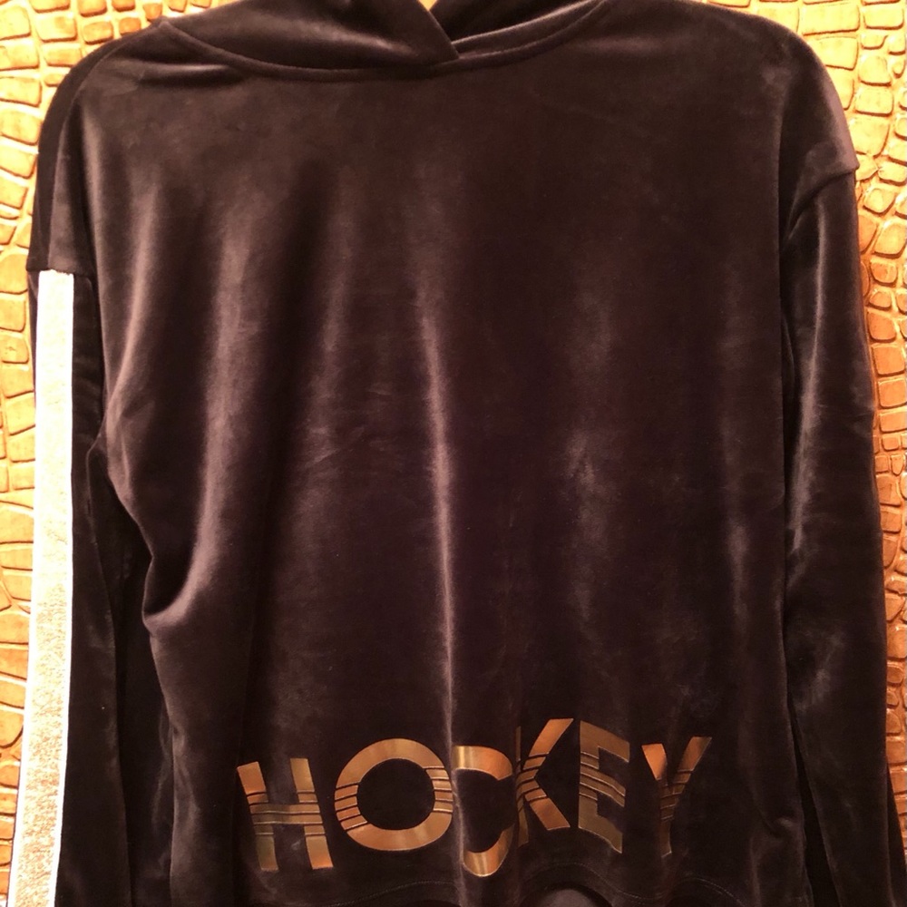 Girl’s active sweatshirt